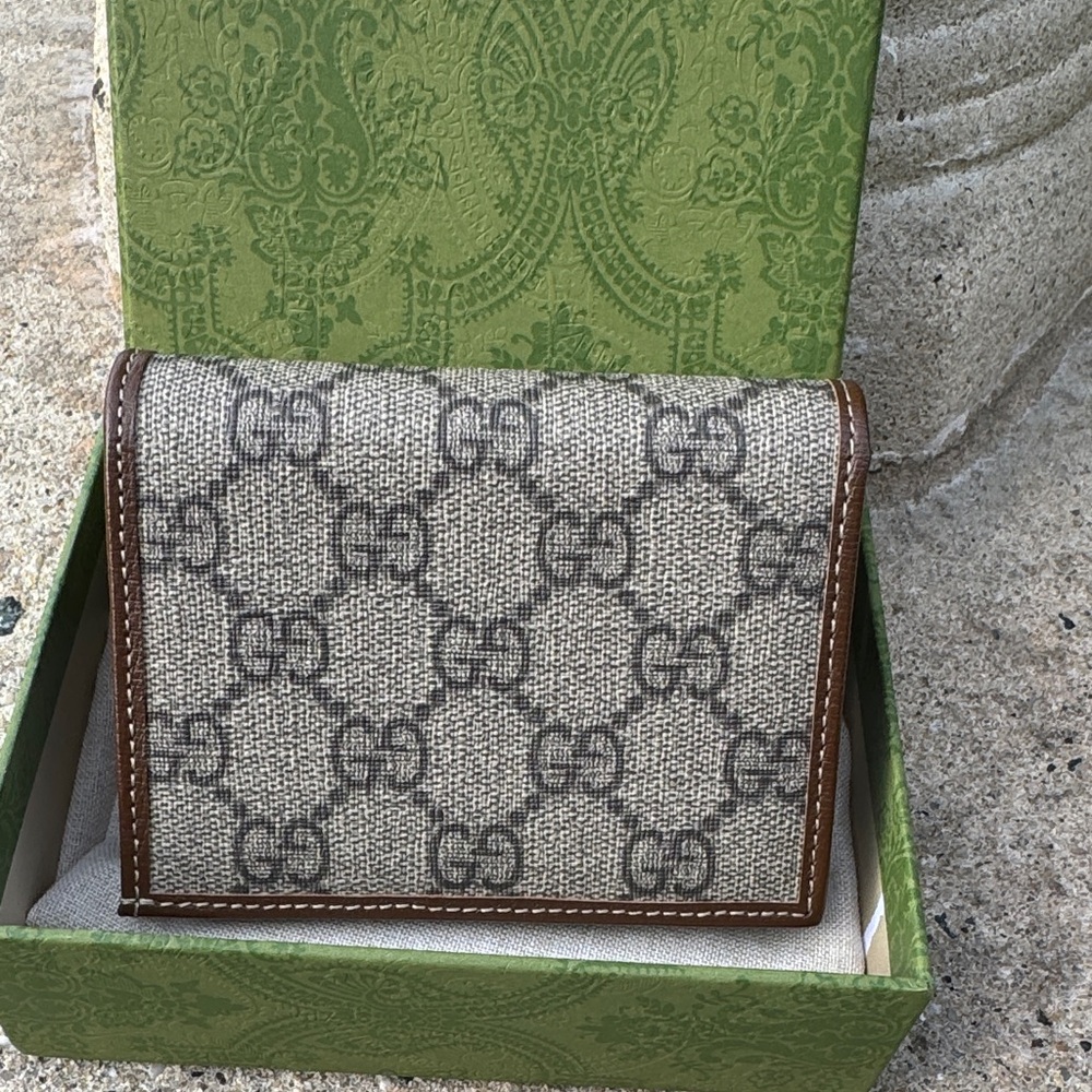 GUCCI 1955 Horsebit GG Supreme Canvas & Leather Compact Wallet (Brown/Gold) NWOT - Picture 5 of 16